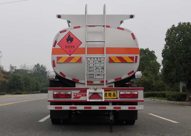 炎帝牌SZD5120GYYC6型運(yùn)油車(chē)