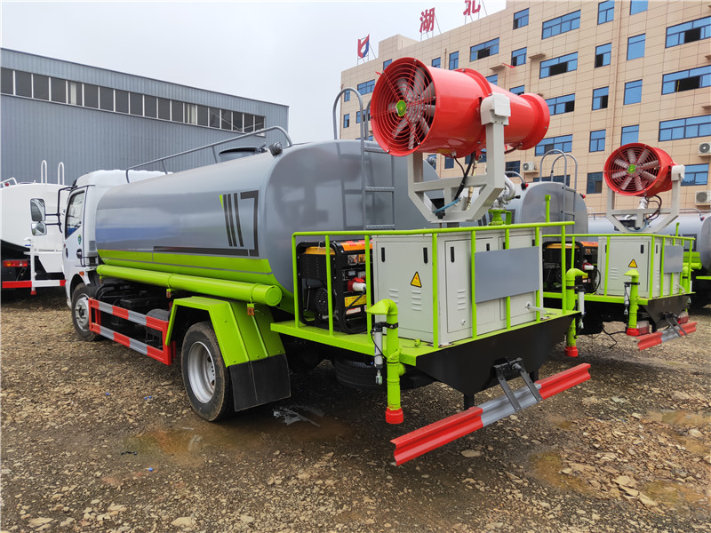 國(guó)六8方霧炮車(chē)