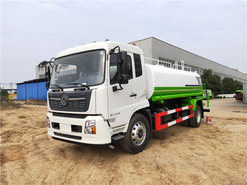 東風(fēng)天錦15方灑水車
